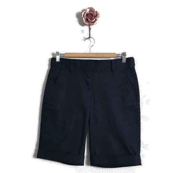 Ann Taylor Size 0 Black Bermuda Shorts NEW - Picture 1 of 6